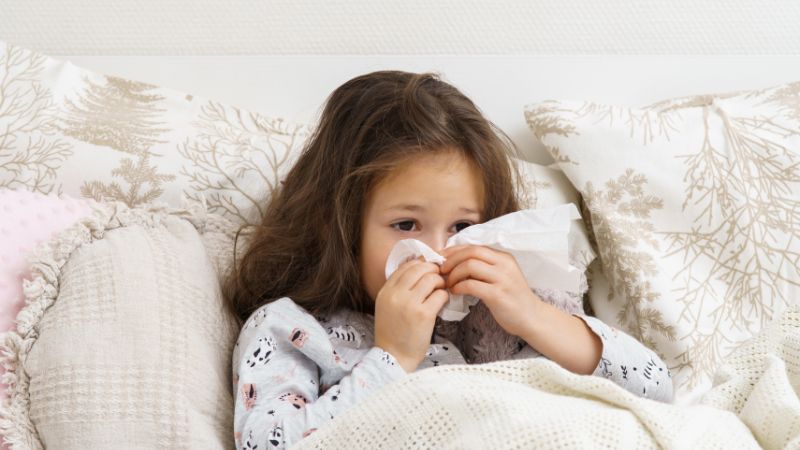 Tại sao trẻ bị nghẹt mũi khi trời lạnh?