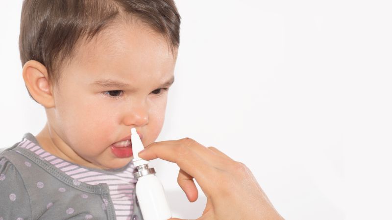 4 sai lầm khi xịt mũi kinh điển khiến thuốc vô tác dụng và gây đắng họng